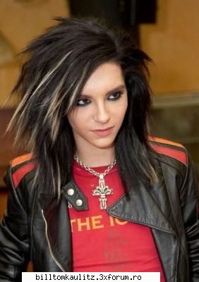 Cel mai fermecator lucru la Bill - ei bn imi plac buzele si nasul lui finut . parca - Bill Kaulitz